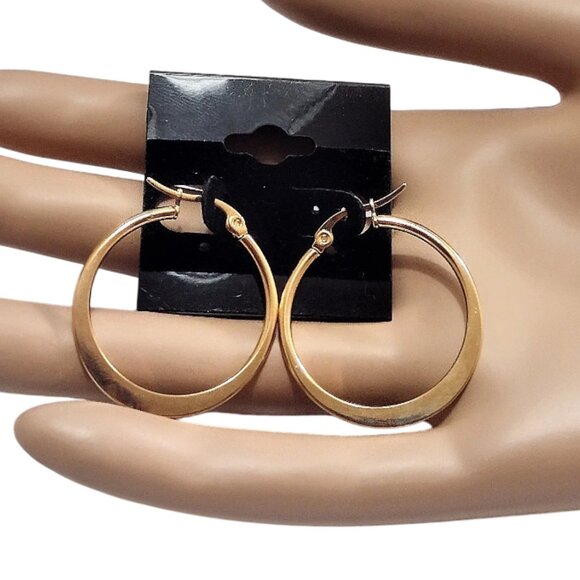 1 1/4" Flat Bottom Hoop 2mm Pierced Earrings Gold Tone Graduated Band 30mm - Picture 3 of 3